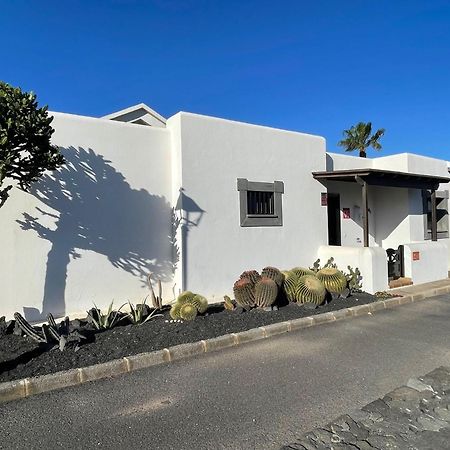 Villa Casa Karoline With A Sunny Terrace, Heated Pool, Comfort And Privacy In A Quiet Neighborhood Playa Blanca  Exterior photo